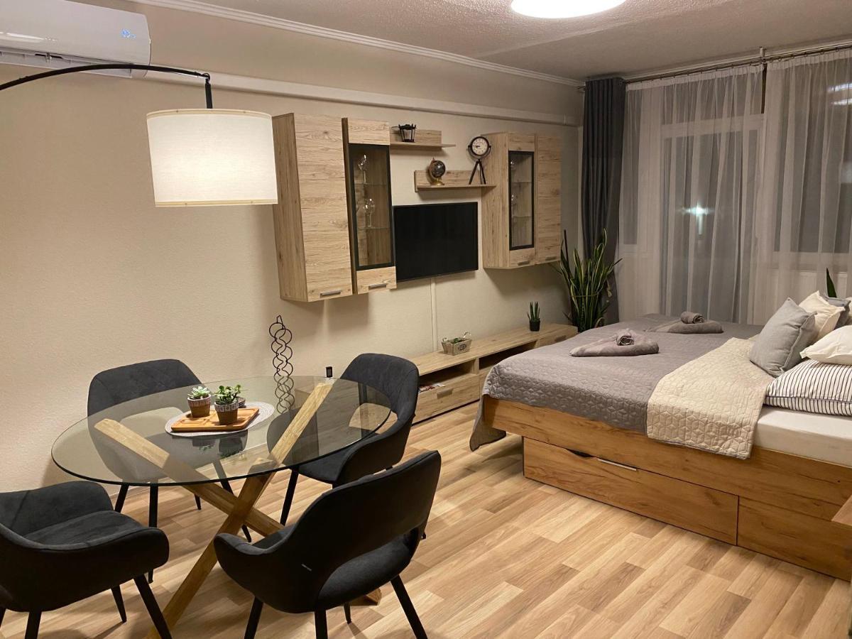 Kaposvár Centrum Apartman מראה חיצוני תמונה